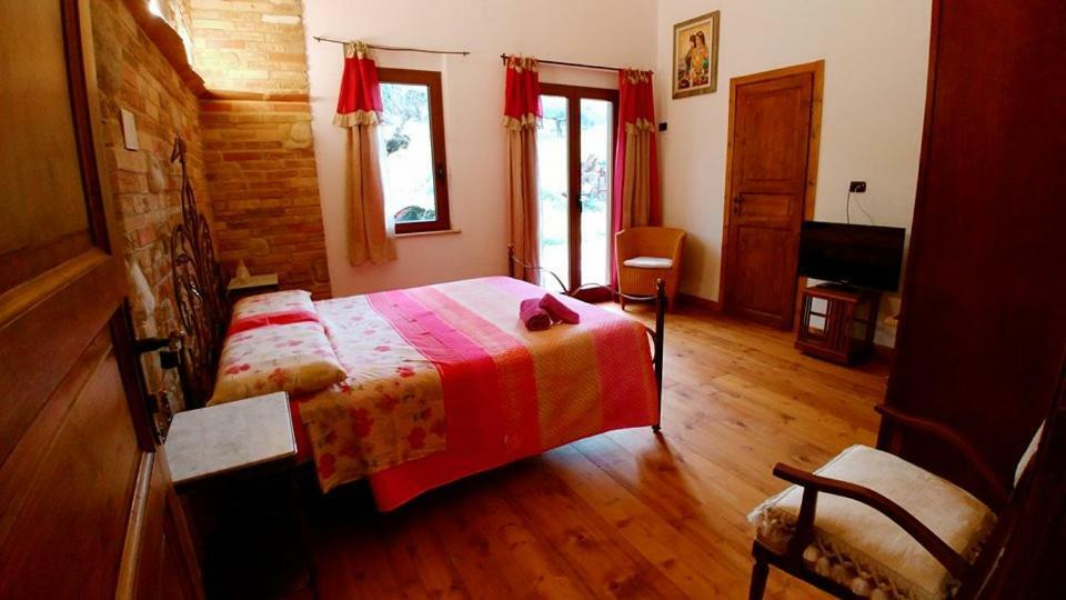 Bed and Breakfast Casale Del Sole Cepagatti Exterior foto